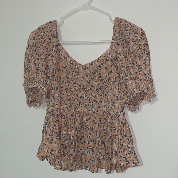 Pink floral print on/off shoulder blouse - Picture 3 of 4